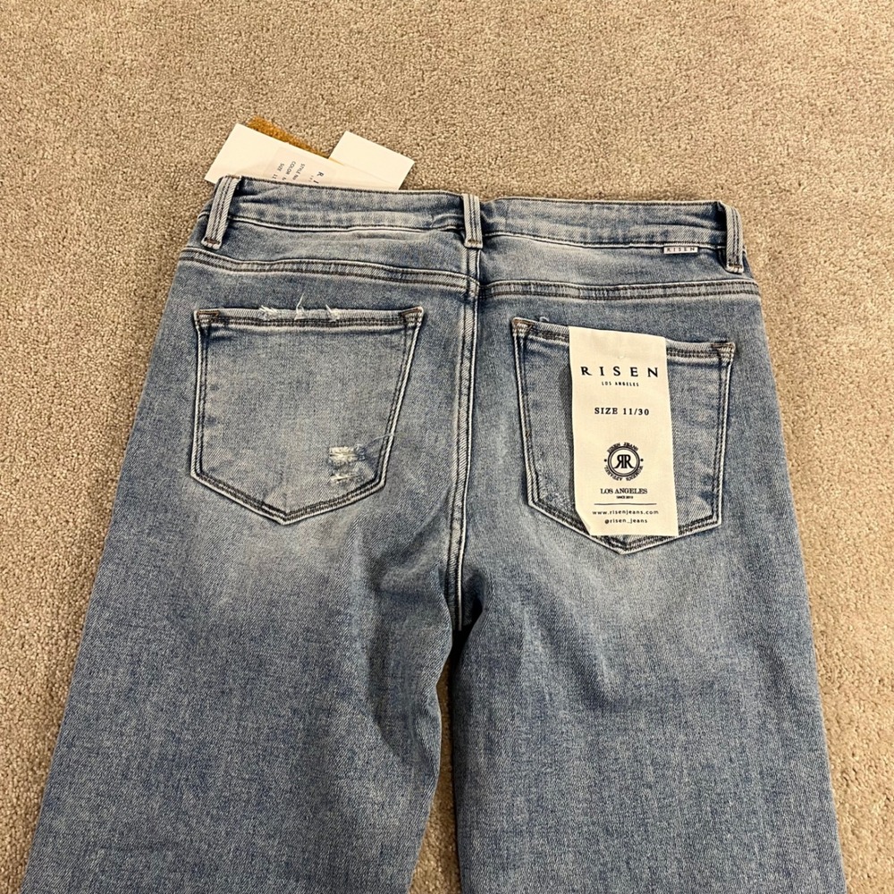 Risen Jeans Straight Leg Womens 11/30 Medium Wash NEW Tummy Control Distressed - Picture 11 of 12